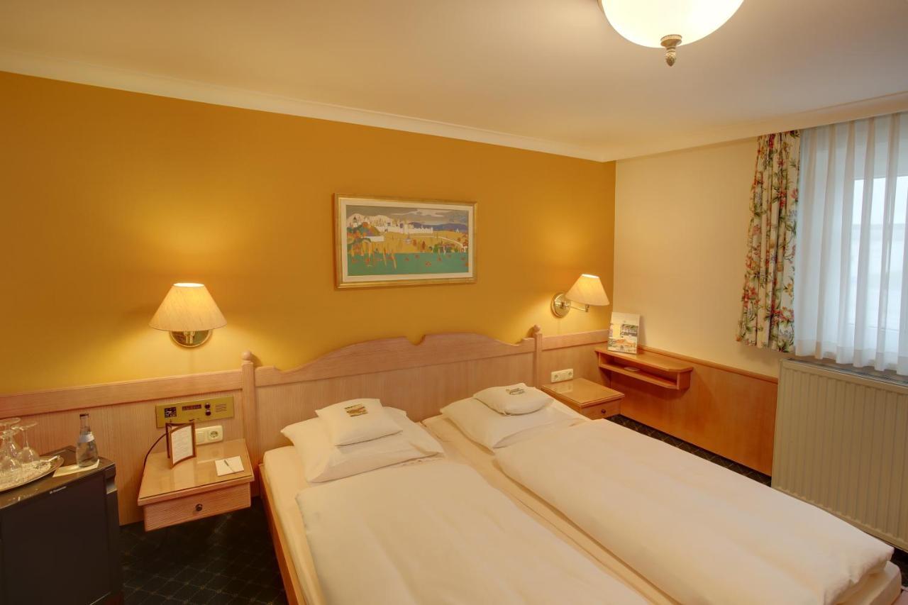 Hotel Brauereigasthof Landwehr-Brau Reichelshofen Chambre photo