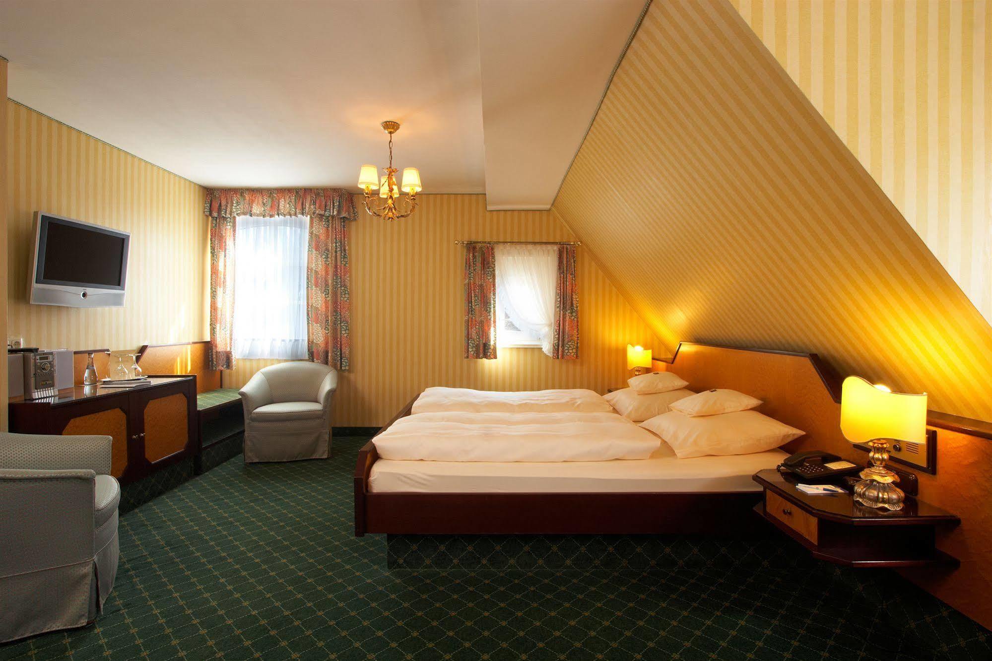 Hotel Brauereigasthof Landwehr-Brau Reichelshofen Extérieur photo